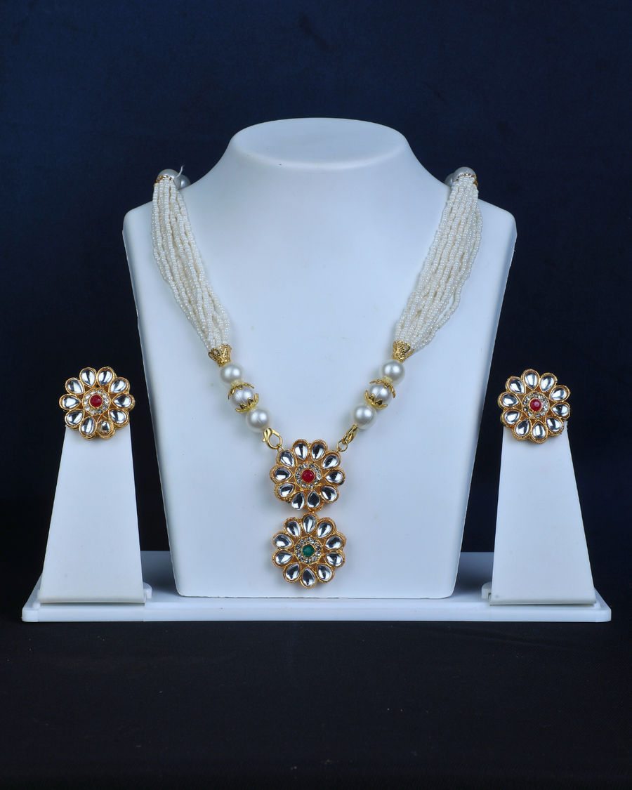 white moti and kundan jewellery